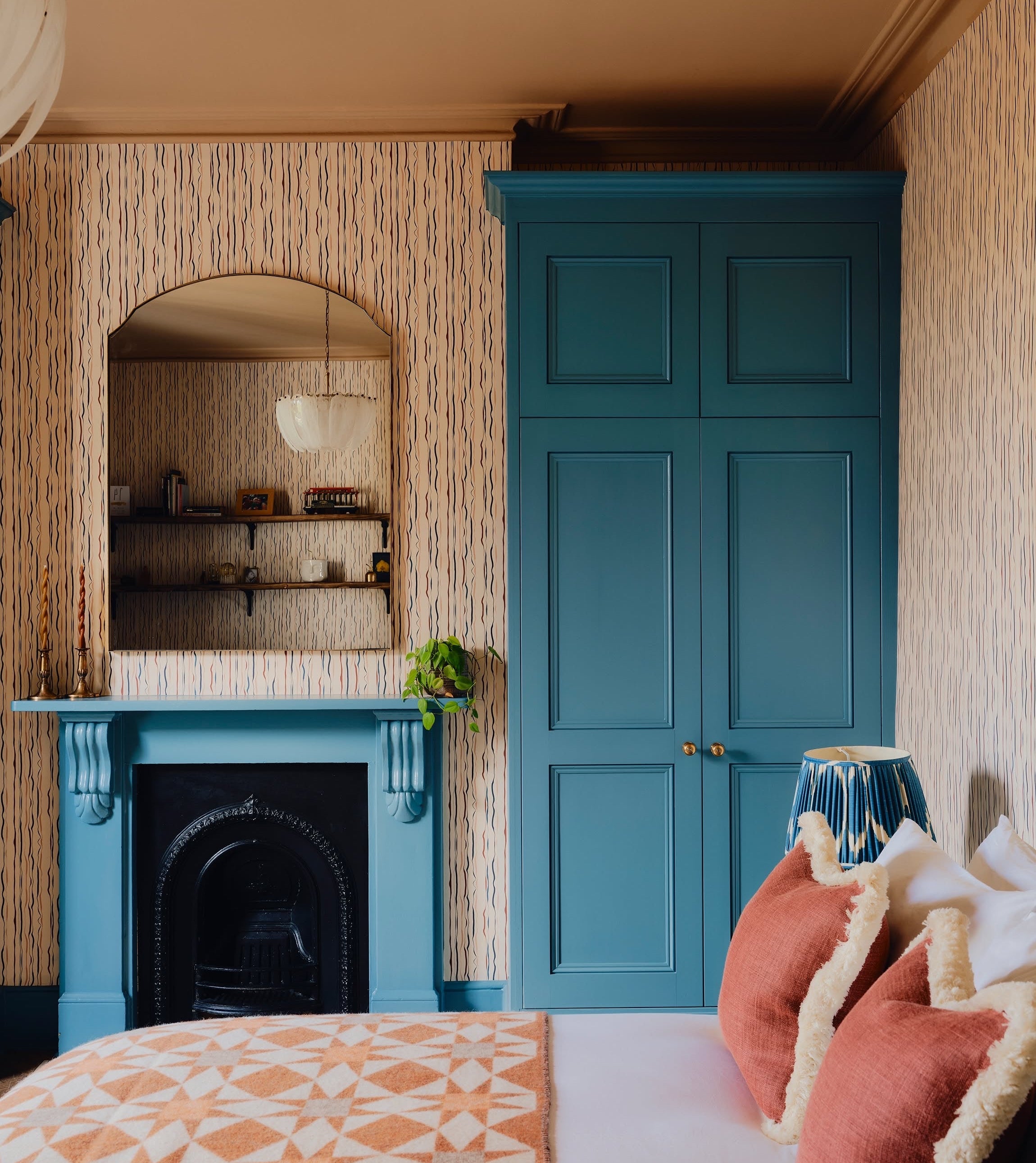 INDIAN INK WALLPAPER // berry