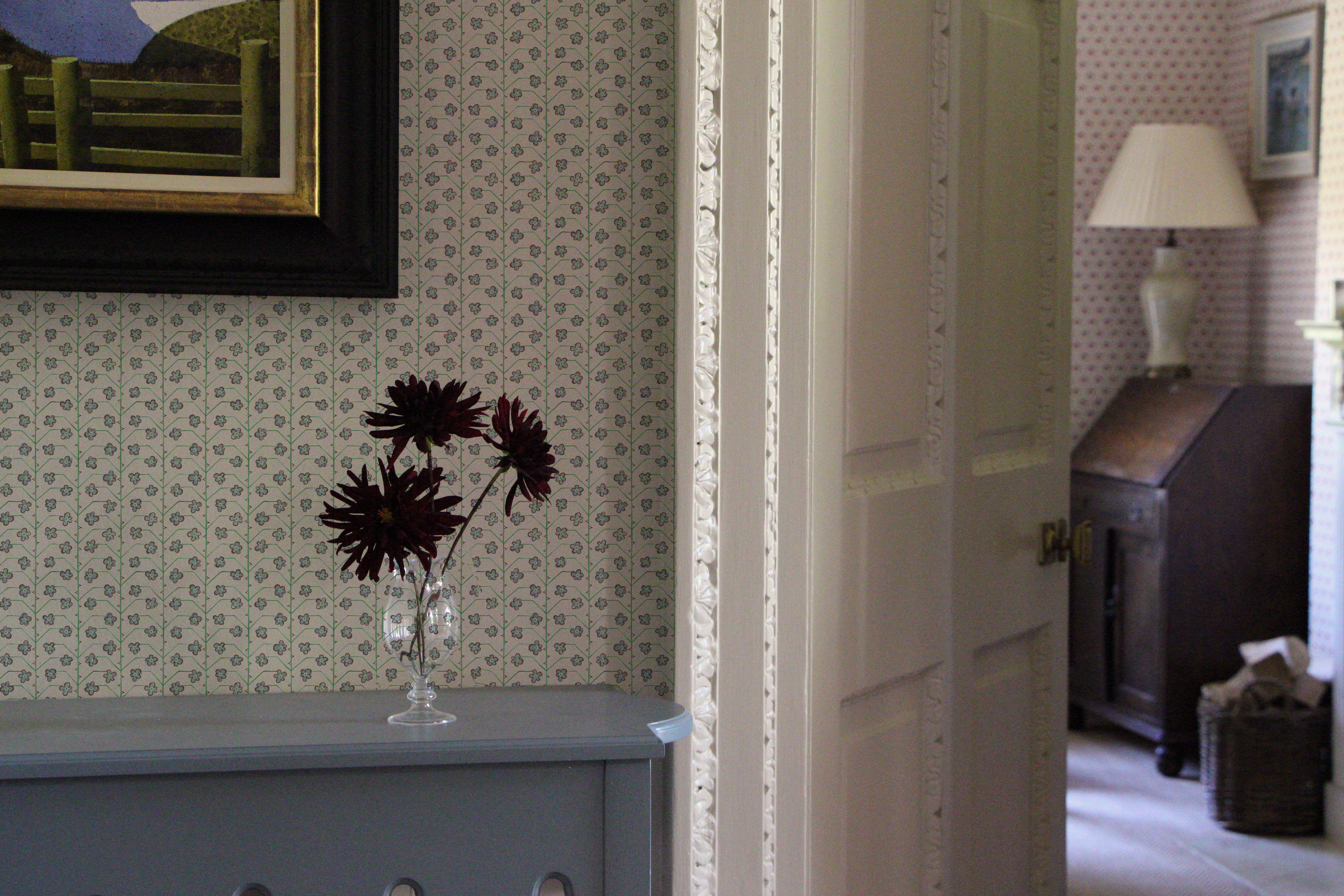 DINKY WALLPAPER // cornflower