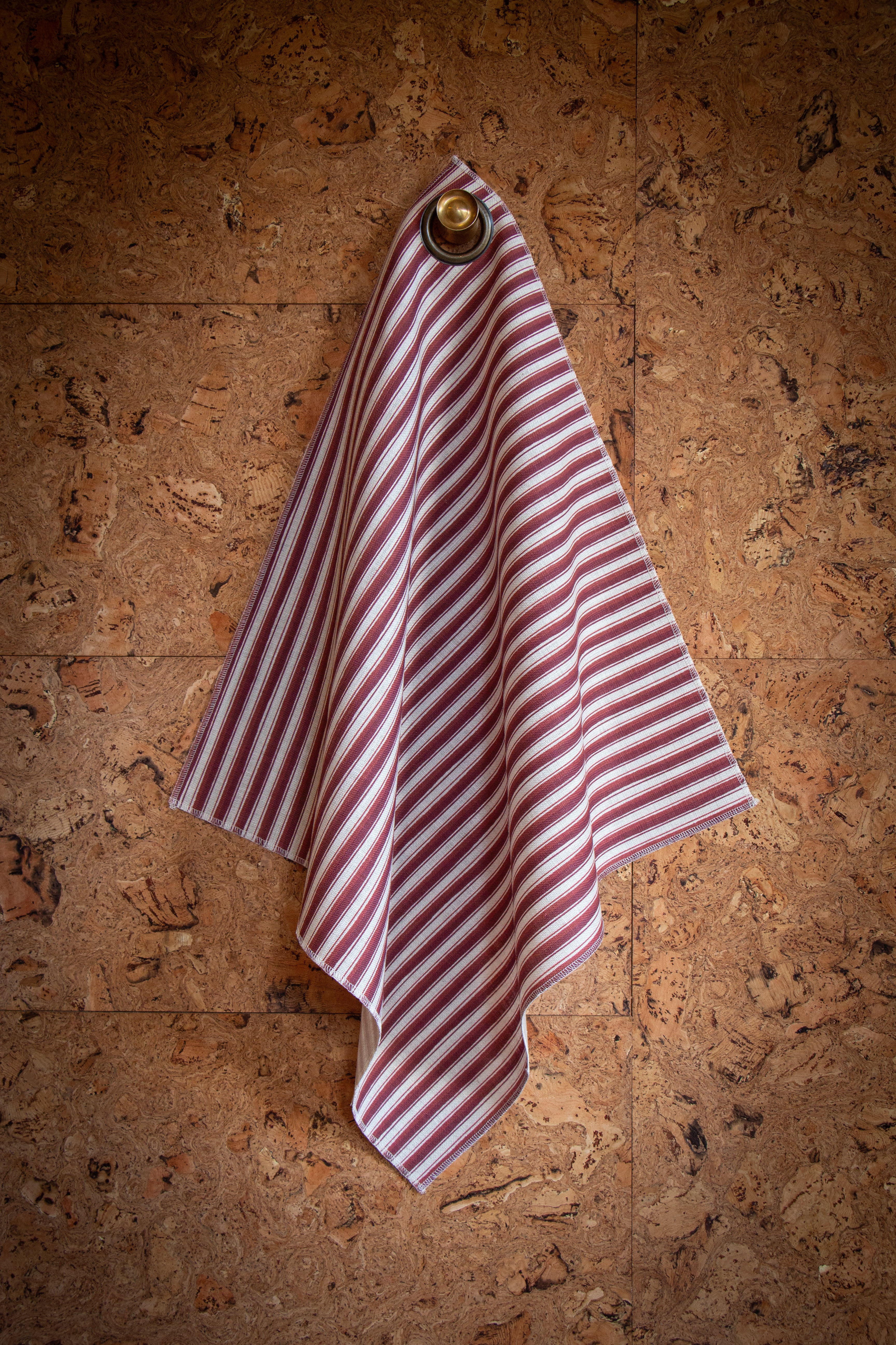 MODERN TICKING // claret