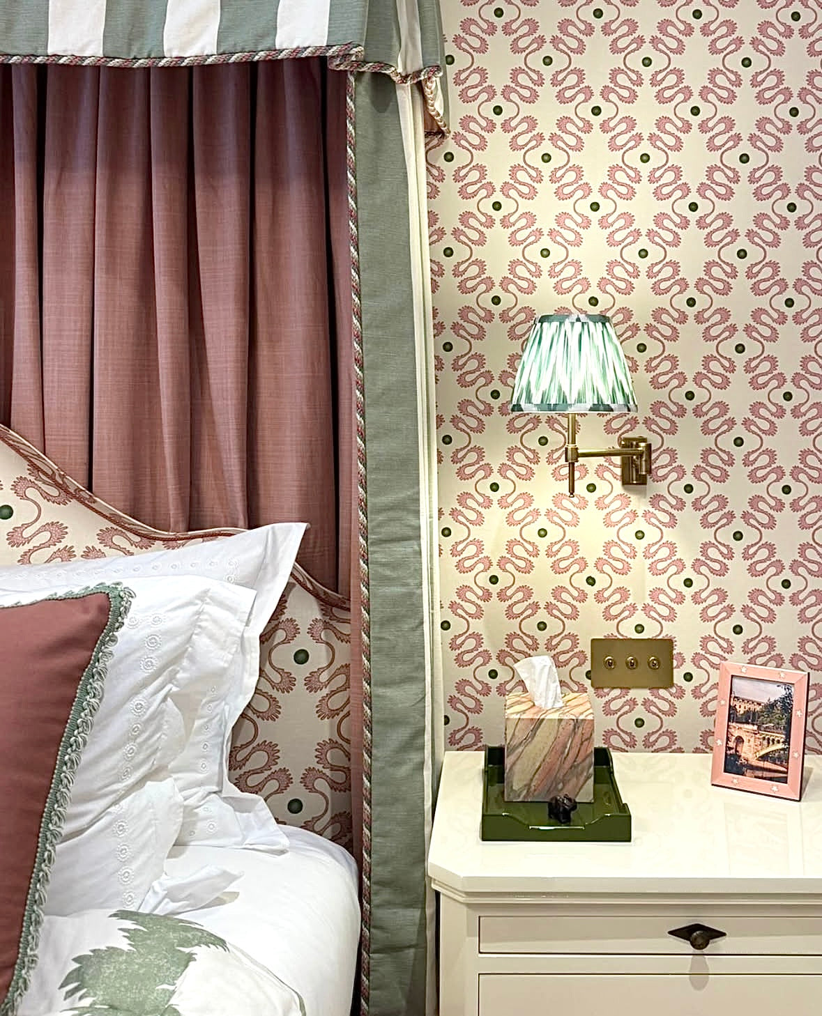 PATTERN PLAY WALLPAPER // fig