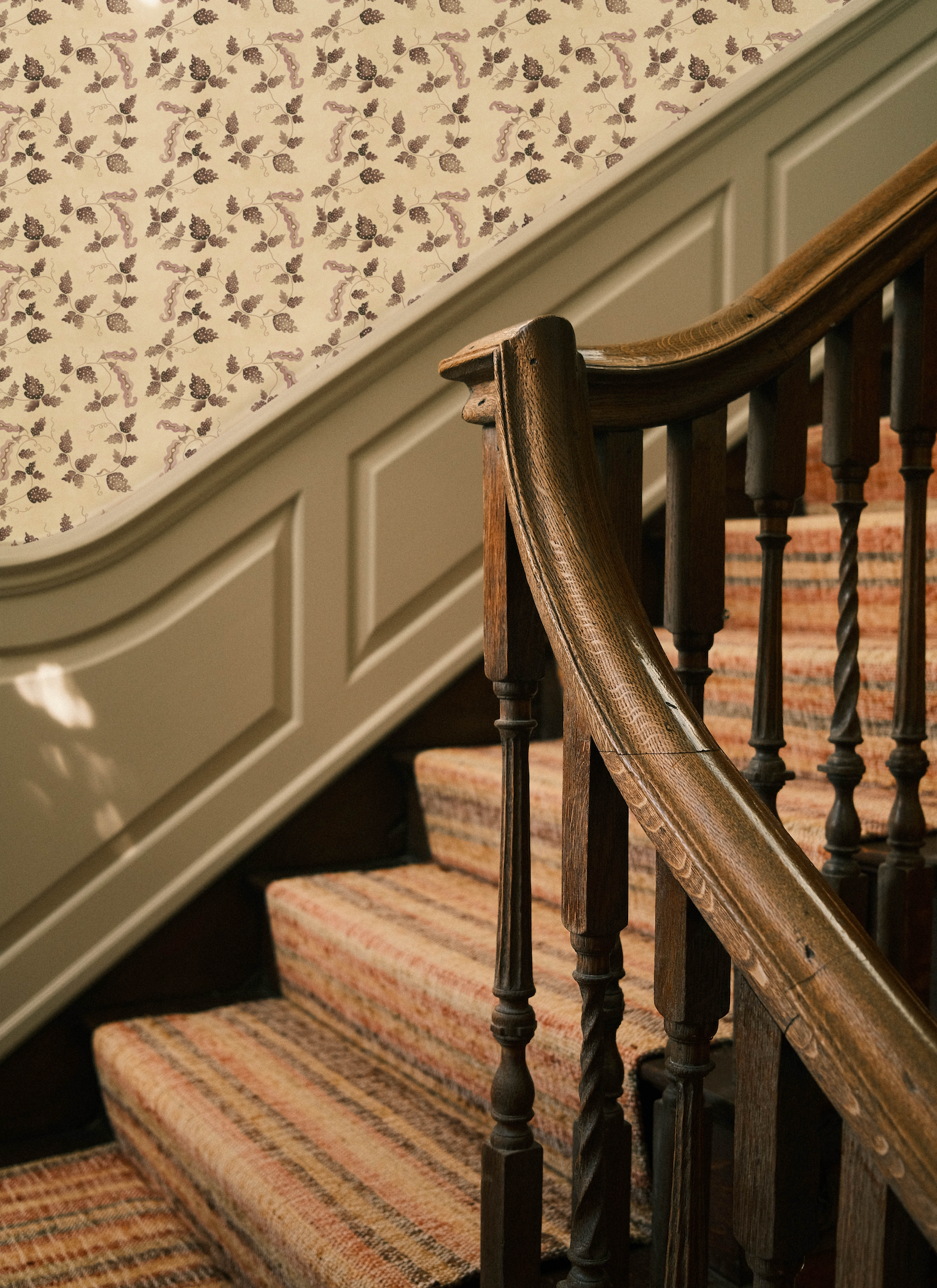 SWEETEST PEA WALLPAPER // mocha