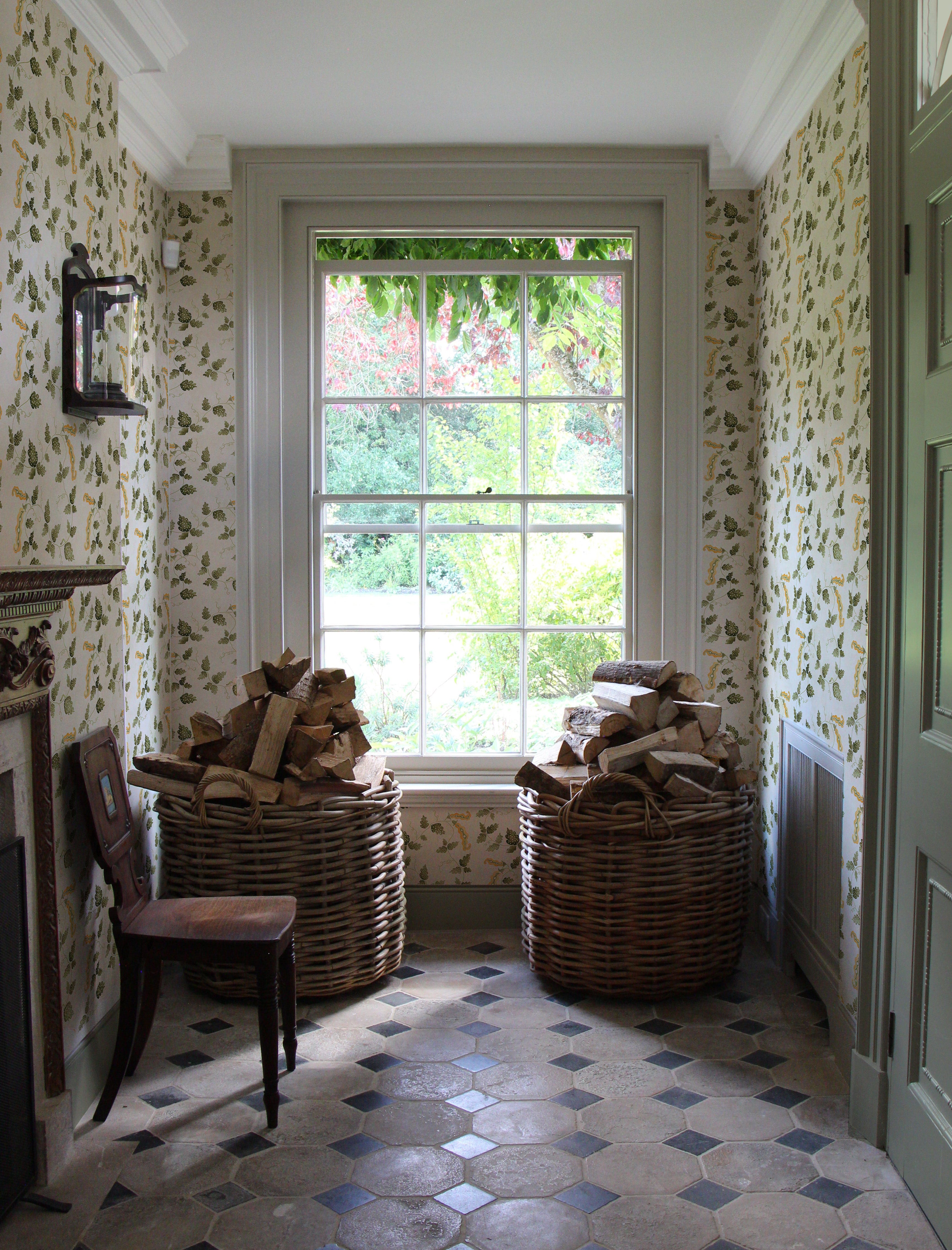 SWEETEST PEA WALLPAPER // olive