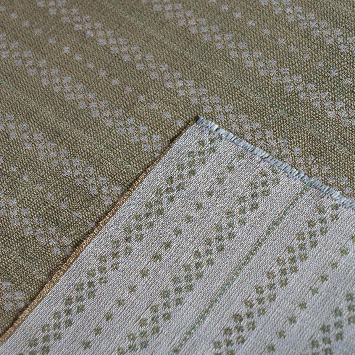 CRISS CROSS // pistachio
